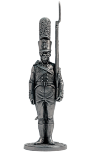 Гренадер Смоленского мушкетерского полка. Россия, 1805-07 гг. Оловянная военно-историческая миниатюра, пьютер, чернение