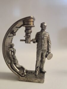 Александр Иванович Маринеско. Военно-историческая миниатюра. Оловянная фигурка, чернение