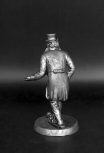 Кавалер-фигурист на льду. Историческая миниатюра. Пьютер, чернение.
